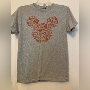 Disney Mickey Mouse Halloween fall themed women’s tee